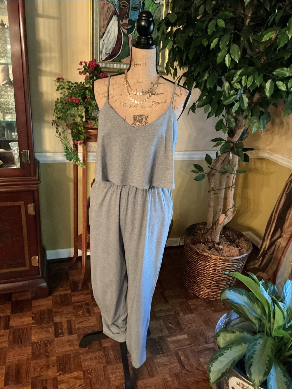 Relaxed Spaghetti-Strap Gray Jumpsuit with Elastic Waist
